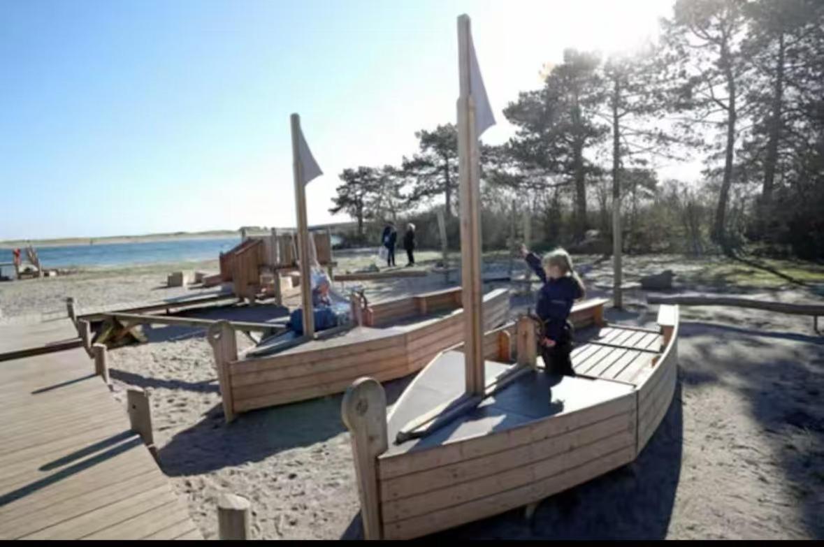 Lovely Top Floor Apart Copenhagen Near Airport, Metro And The Beach Exterior photo